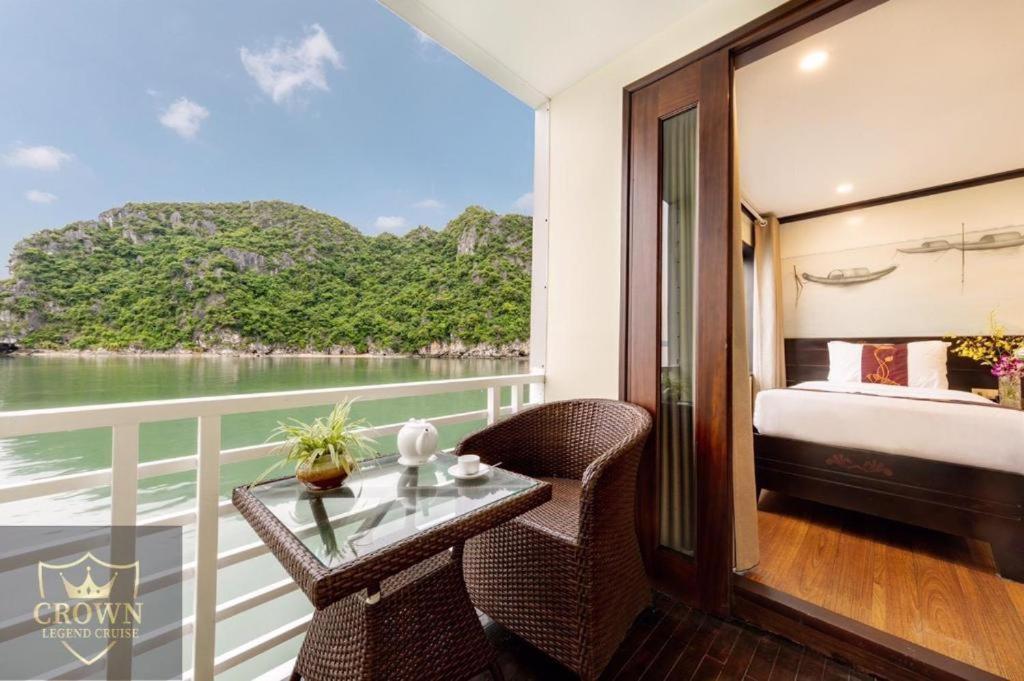 Aquamarine Premium Cruise Hotel Ha Long Exterior photo