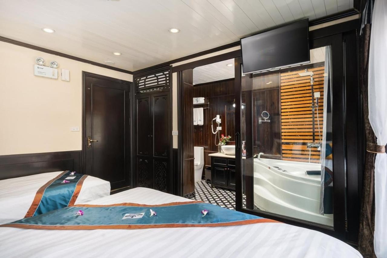 Aquamarine Premium Cruise Hotel Ha Long Exterior photo